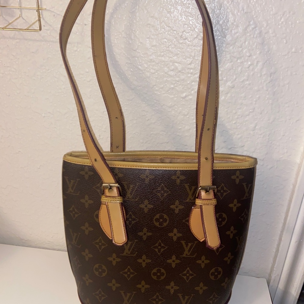Lv Petit Bucket PM Monogram   (Pre Owned) & Wallet Shoot and Offer